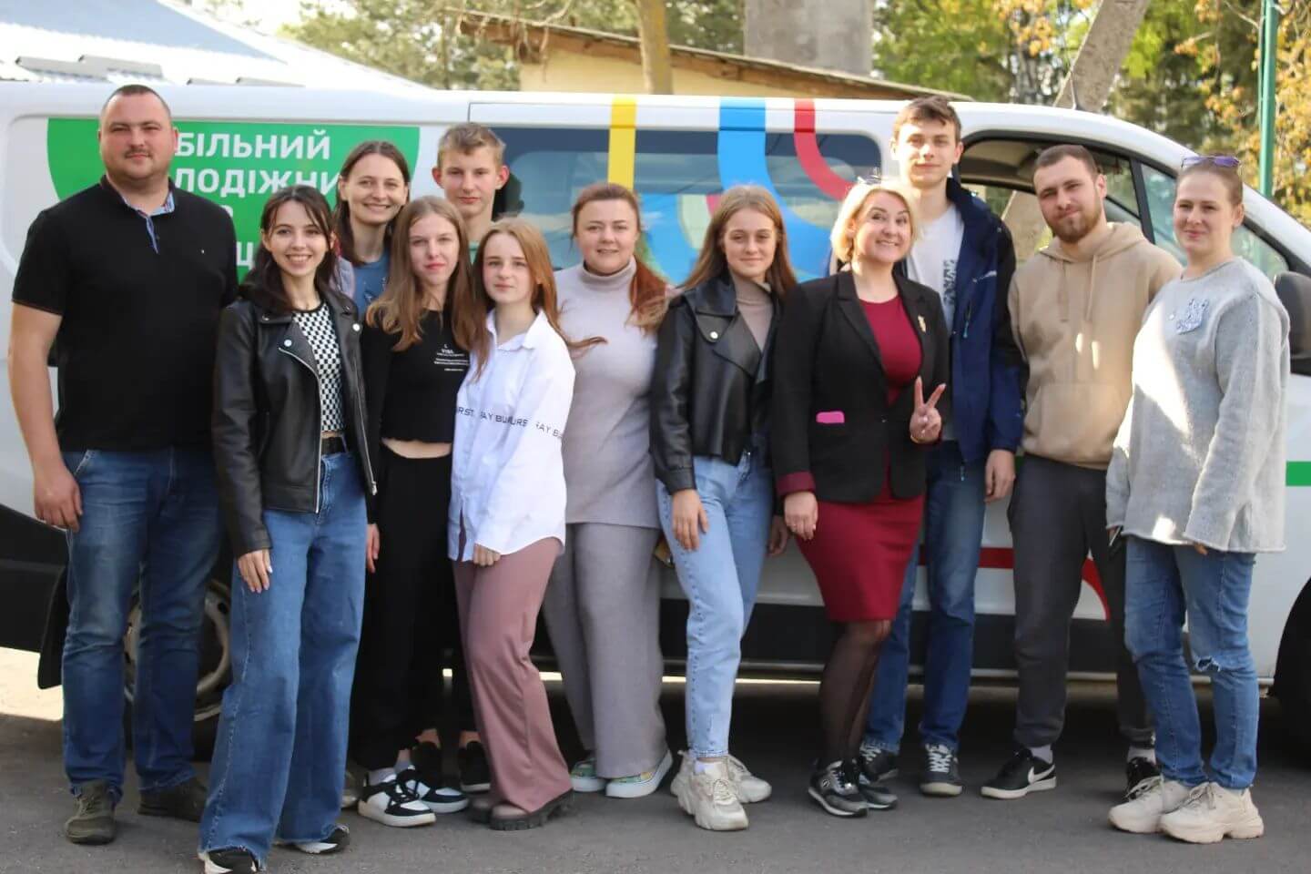 10.05.23 до Зимноводівської публічної бібліотеки завітала команда ІмпактБусу Львівського обласного молодіжного центру