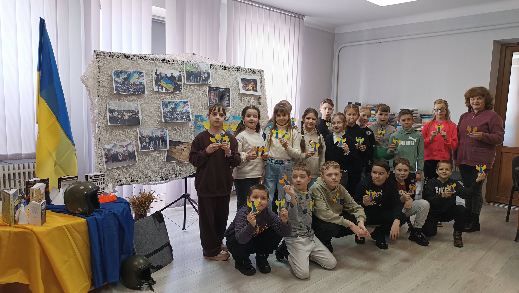 У Зимноводівській публічній бібліотеці відбувся захід до Дня Героїв Небесної Сотні