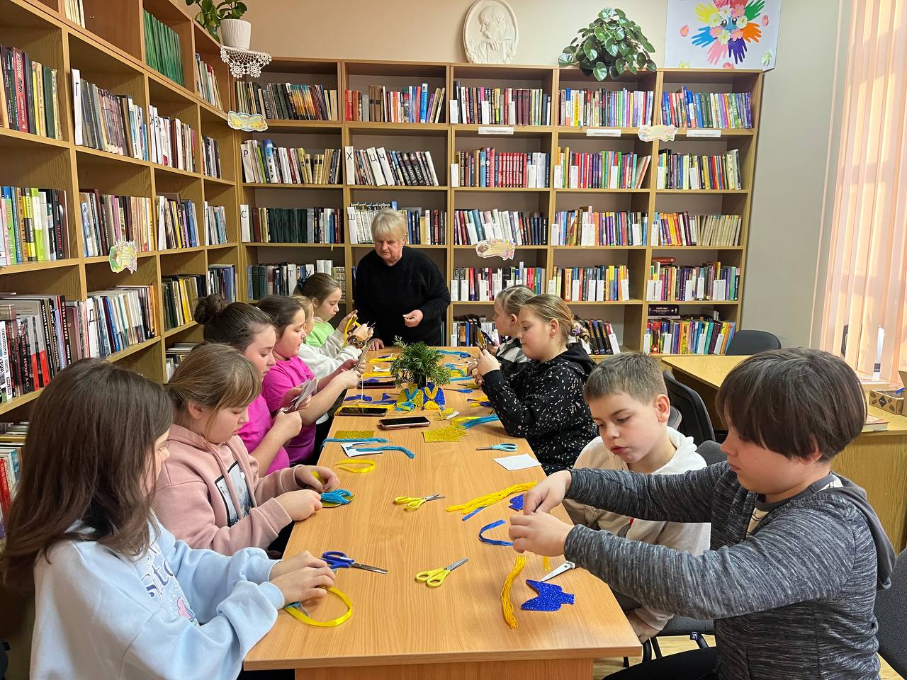 Сьогодні у бібліотеці-філії с.Холодновідка вшанували Героїв Небесної Сотні