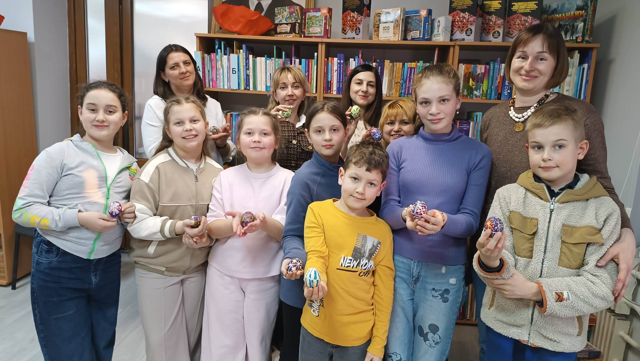 У Зимноводівській публічній бібліотеці відбувся майстер-клас з писанкарства, який провела майстриня Олеся Одещак
