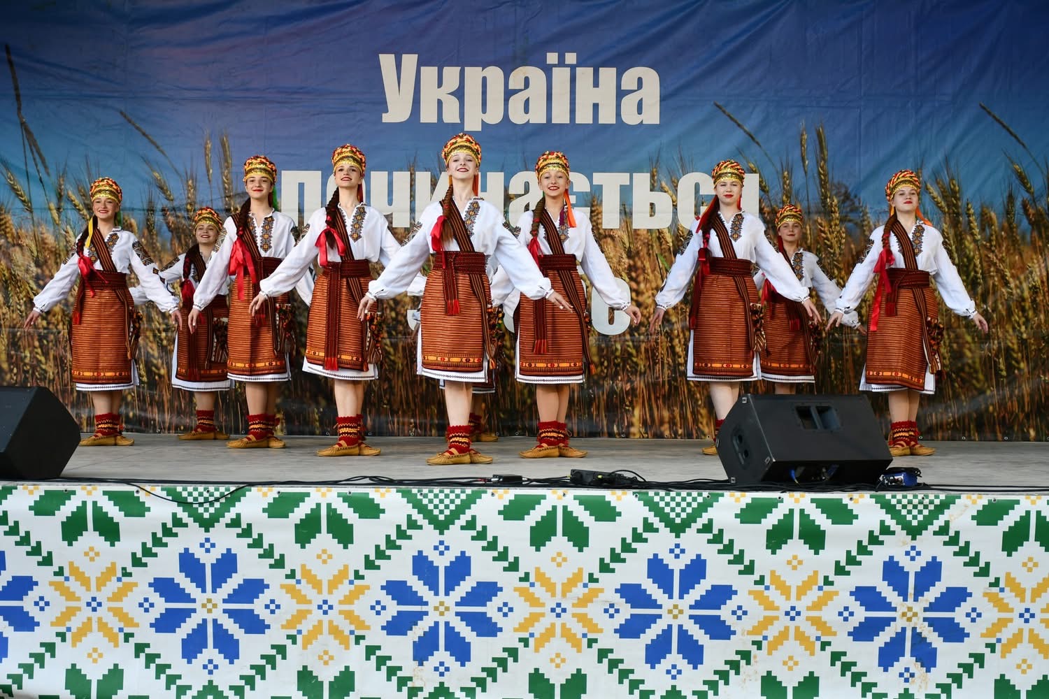 Благодійний концерт до Дня матері у Зимній Воді